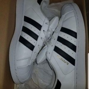 Adidas superstars